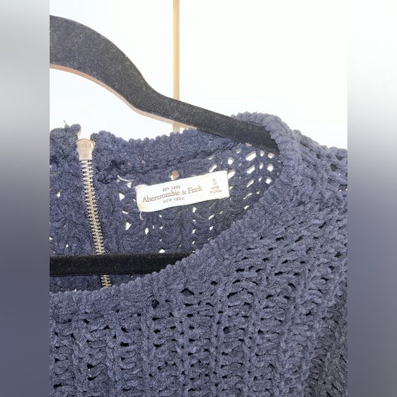 Abercrombie Chunky Knit Blue Sweater with Zipper Back, Size Small - Picture 4 of 5